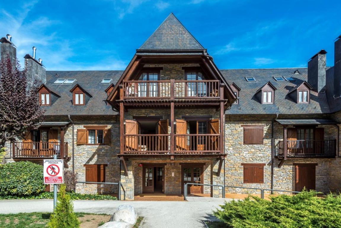 Vielha V Aparthotel Exterior foto